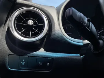 2022 Hyundai Kona - image 28