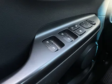 2022 Hyundai Kona - image 23