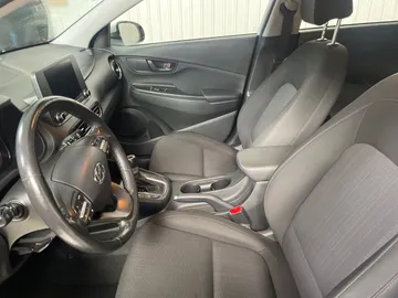2022 Hyundai Kona - image 3