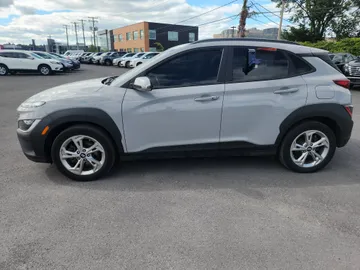 2023 Hyundai Kona - image 4