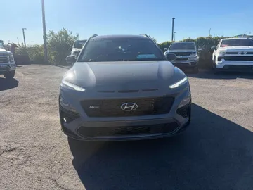 2023 Hyundai Kona - image 2