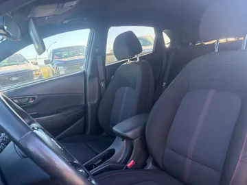 2023 Hyundai Kona - image 8