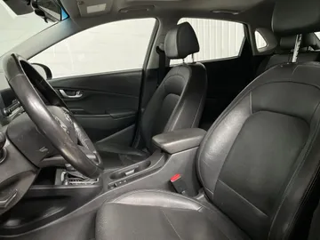 2022 Hyundai Kona - image 3