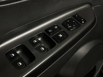 2022 Hyundai Kona - image 21