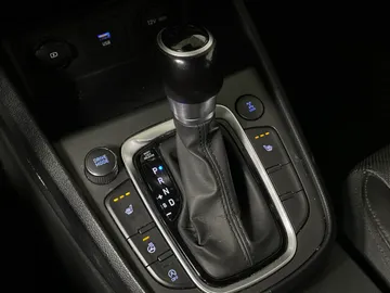 2022 Hyundai Kona - image 25