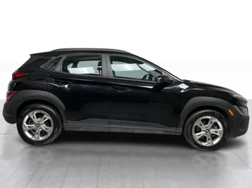 2022 Hyundai Kona - image 2