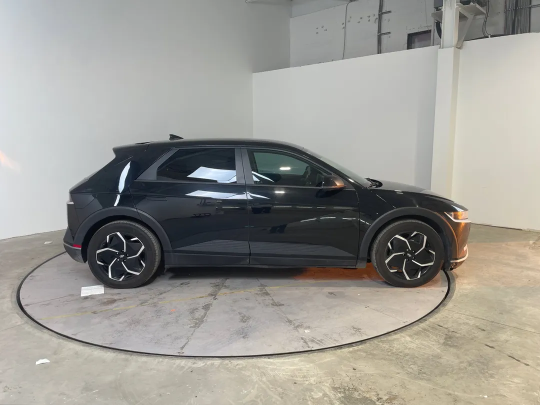2022 Hyundai IONIQ 5 — photo 8