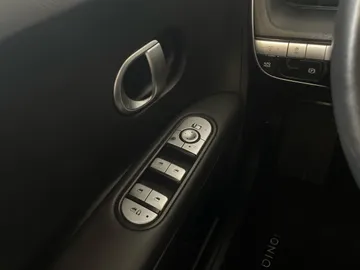 2022 Hyundai IONIQ 5 - image 25