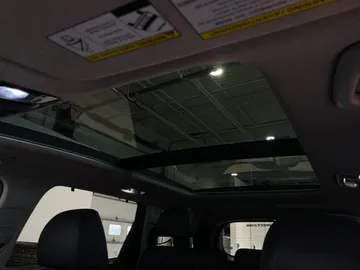 2022 Hyundai Santa Fe Hybrid - image 6