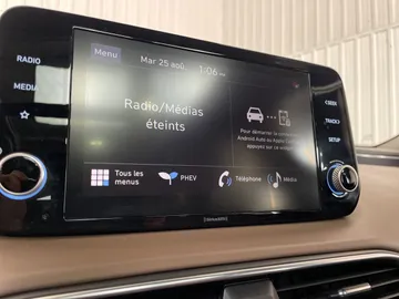 2022 Hyundai Santa Fe Plug-In Hybrid - image 8