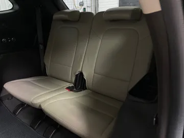 2016 Hyundai Santa Fe XL - image 24