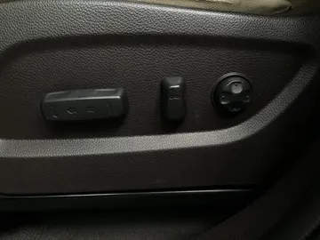 2016 Hyundai Santa Fe XL - image 26