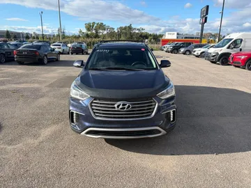 2017 Hyundai Santa Fe XL - image 2