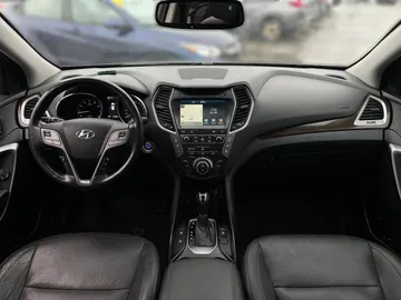 2017 Hyundai Santa Fe XL - image 4