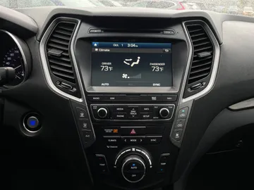 2017 Hyundai Santa Fe XL - image 24