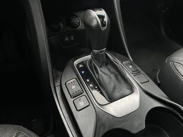 2017 Hyundai Santa Fe XL - image 32