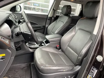 2017 Hyundai Santa Fe XL - image 3