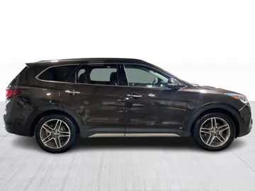 2017 Hyundai Santa Fe XL - image 2