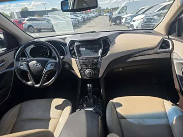 2019 Hyundai Santa Fe XL - image 9