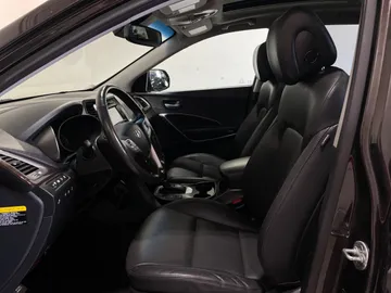 2017 Hyundai Santa Fe XL - image 3
