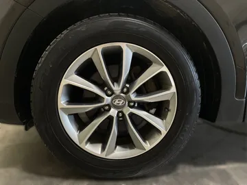 2017 Hyundai Santa Fe XL - image 7