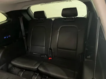 2017 Hyundai Santa Fe XL - image 32