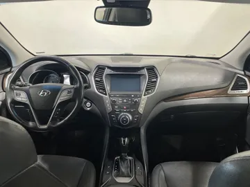 2017 Hyundai Santa Fe XL - image 4