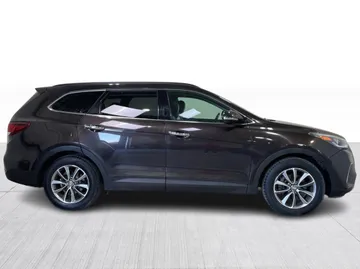 2017 Hyundai Santa Fe XL - image 2