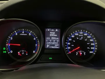 2016 Hyundai Santa Fe XL - image 17