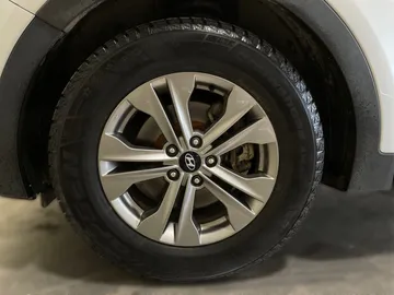 2016 Hyundai Santa Fe XL - image 6