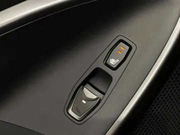 2016 Hyundai Santa Fe XL - image 29