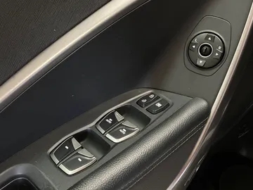 2016 Hyundai Santa Fe XL - image 22