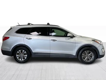 2016 Hyundai Santa Fe XL - image 2