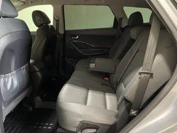 2016 Hyundai Santa Fe XL - image 14