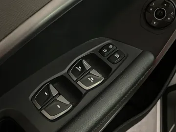 2016 Hyundai Santa Fe XL - image 27