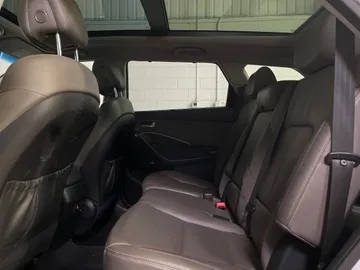 2016 Hyundai Santa Fe XL - image 15