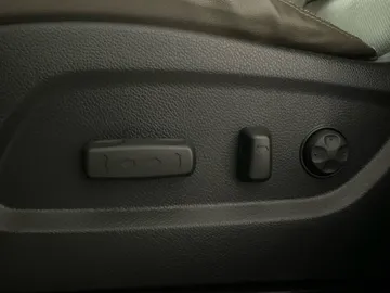 2016 Hyundai Santa Fe XL - image 19