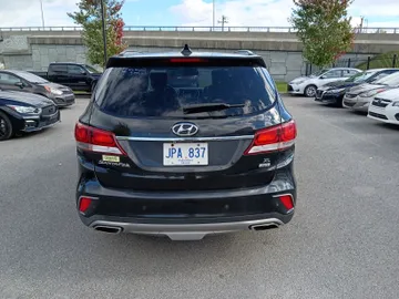 2017 Hyundai Santa Fe XL - image 4