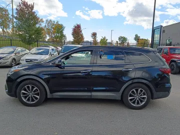 2017 Hyundai Santa Fe XL - image 3