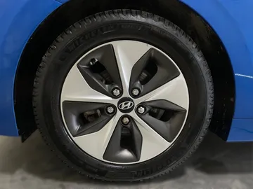 2018 Hyundai Ioniq Electric - image 7