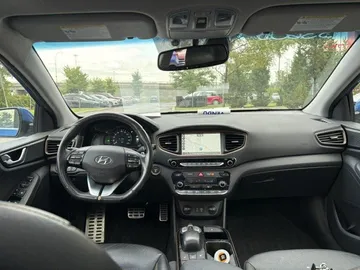 2018 Hyundai Ioniq Electric - image 8