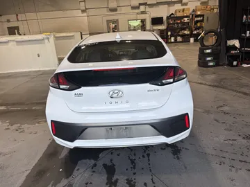 2020 Hyundai Ioniq Electric - image 6