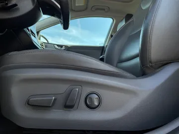 2021 Hyundai Ioniq Electric - image 29