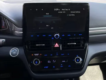 2021 Hyundai Ioniq Electric - image 25