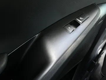 2021 Hyundai Ioniq Electric - image 31