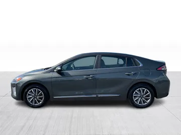 2021 Hyundai Ioniq Electric - image 11