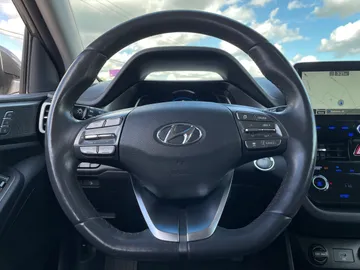 2021 Hyundai Ioniq Electric - image 19