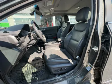 2021 Hyundai Ioniq Electric - image 7