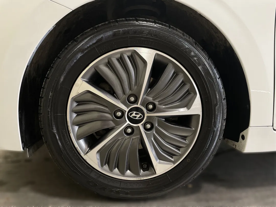 2021 Hyundai Ioniq Plug-In — photo 6