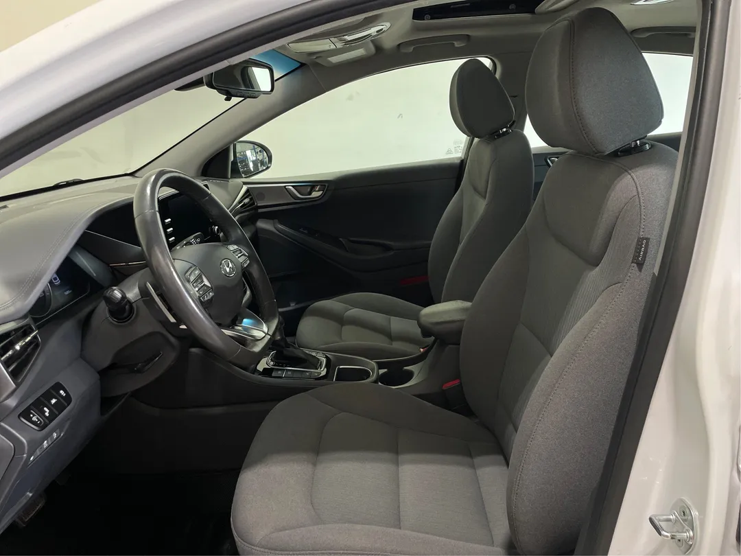 2021 Hyundai Ioniq Plug-In — photo 3